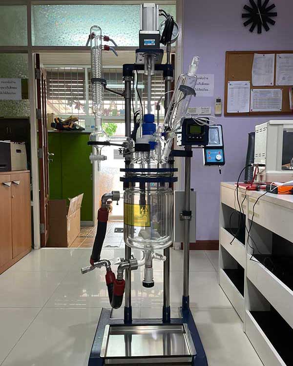 玻璃反應(yīng)釜不能與哪些介質(zhì)和物料接觸？怎么清洗？