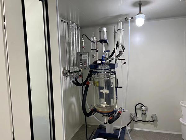 玻璃反應(yīng)釜廠家怎么選？